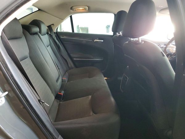 2019 CHRYSLER 300