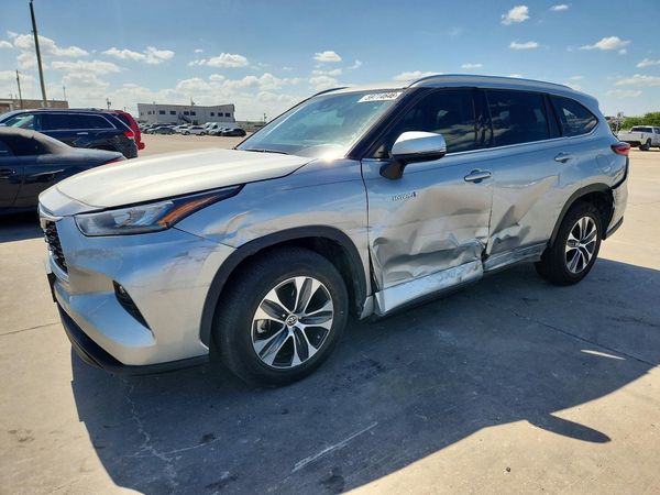 2020 TOYOTA HIGHLANDER XLE