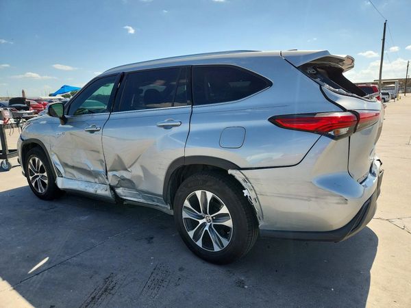 2020 TOYOTA HIGHLANDER XLE