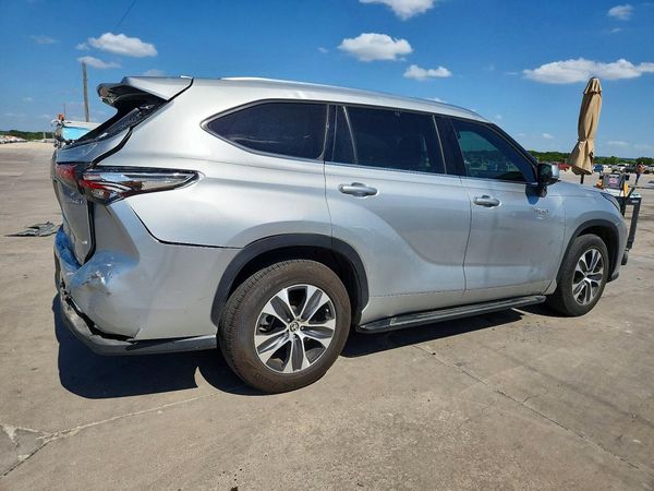 2020 TOYOTA HIGHLANDER XLE