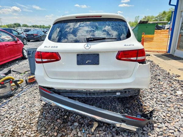 2018 MERCEDES-BENZ GLC GLC 300-4M