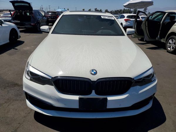 2018 BMW 530E