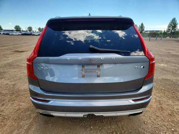 2016 VOLVO XC90
