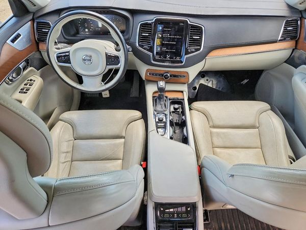 2016 VOLVO XC90
