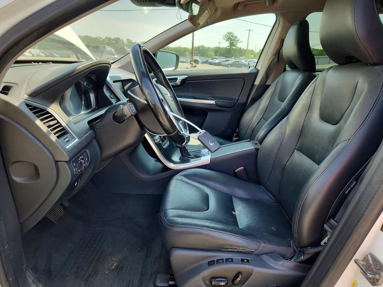 2016 VOLVO XC60