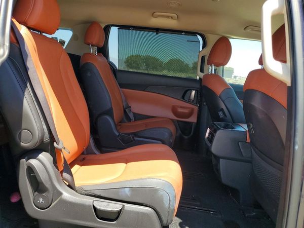 2025 KIA CARNIVAL