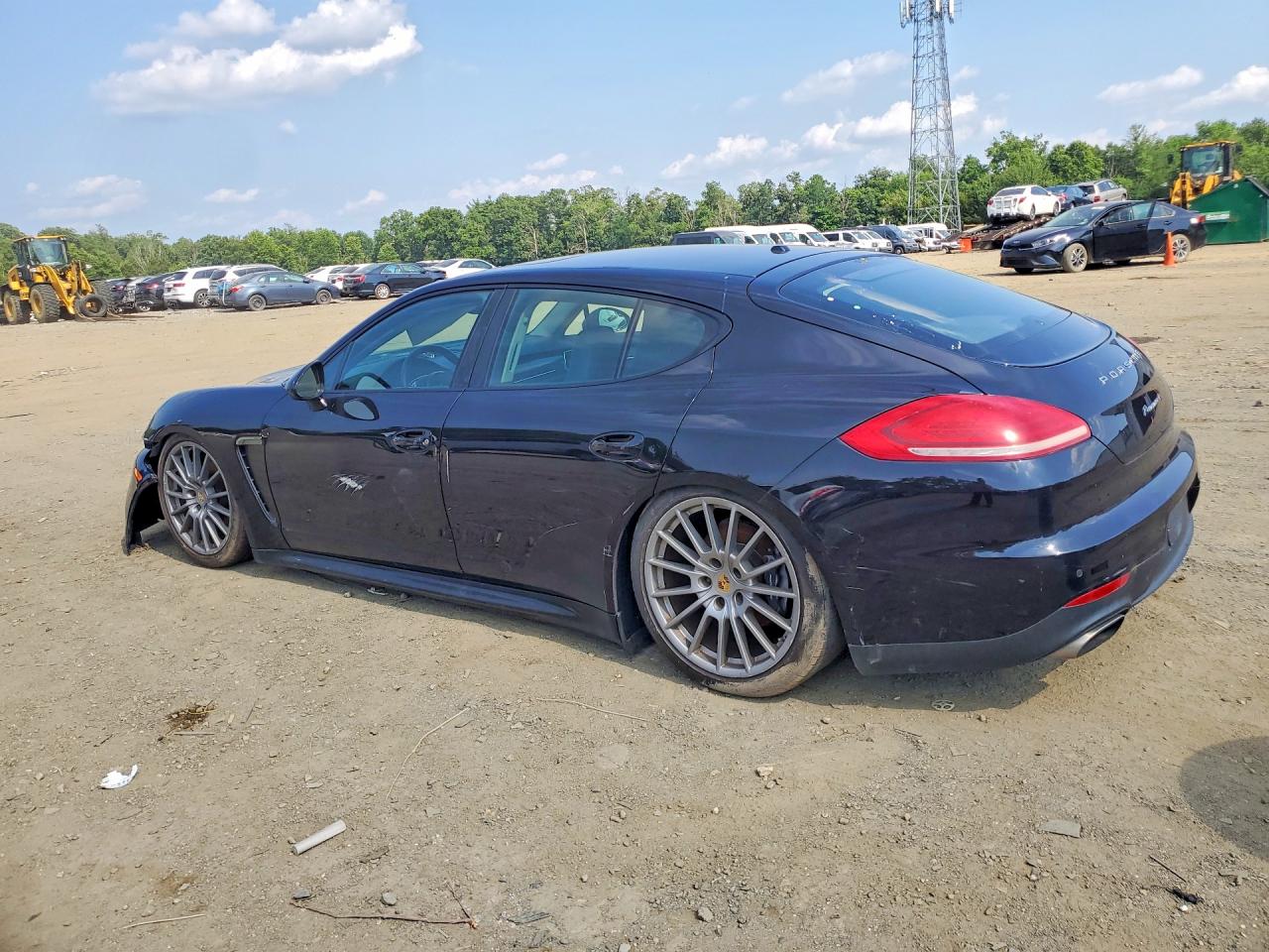 2016 PORSCHE PANAMERA Base (2WD), 4 (4WD)