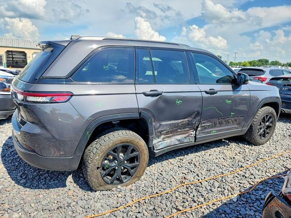 2024 JEEP GRAND CHEROKEE LAREDO 4X4