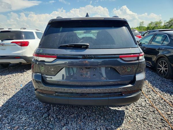 2024 JEEP GRAND CHEROKEE LAREDO 4X4