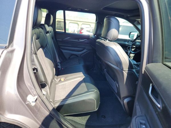 2024 JEEP GRAND CHEROKEE LAREDO 4X4