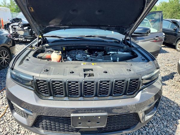 2024 JEEP GRAND CHEROKEE LAREDO 4X4