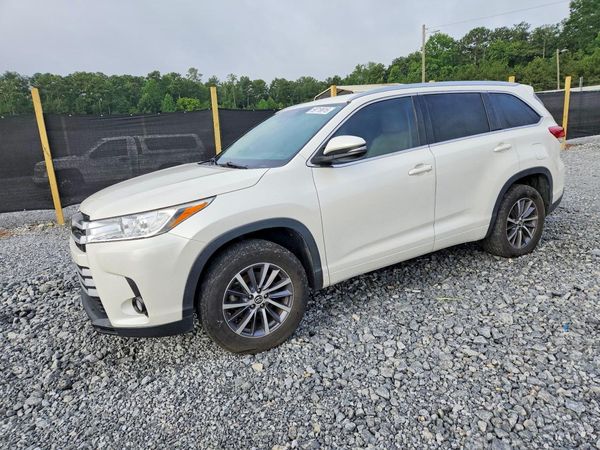 2017 TOYOTA HIGHLANDER SE/XLE