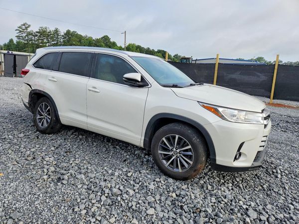 2017 TOYOTA HIGHLANDER SE/XLE