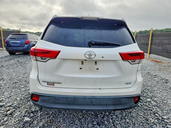 2017 TOYOTA HIGHLANDER SE/XLE