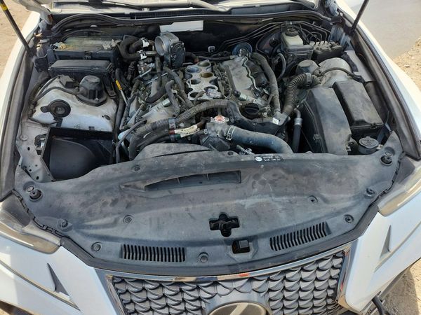2017 LEXUS IS