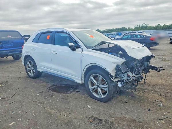 2022 AUDI Q3 S Line quattro Premium