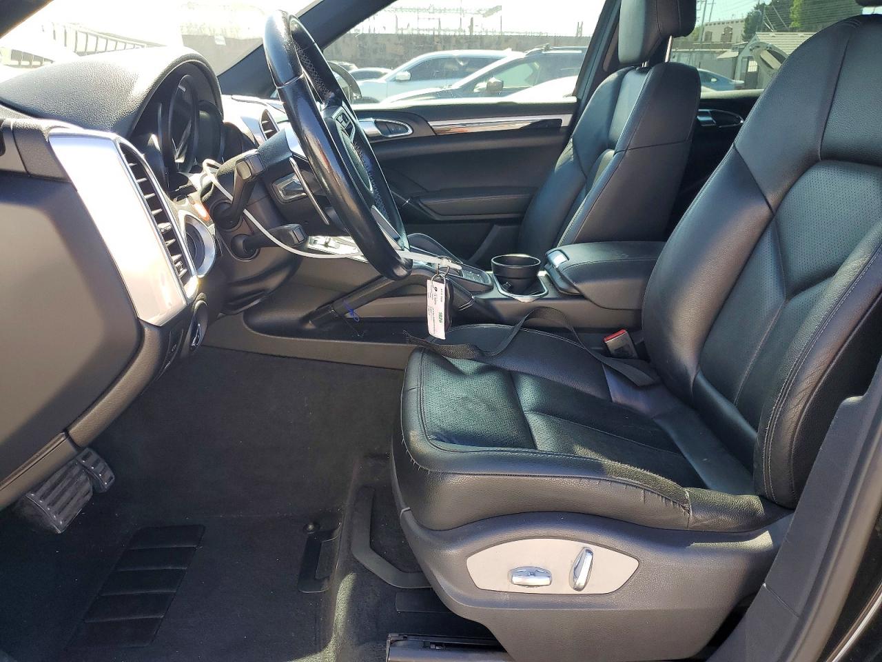 2015 PORSCHE CAYENNE