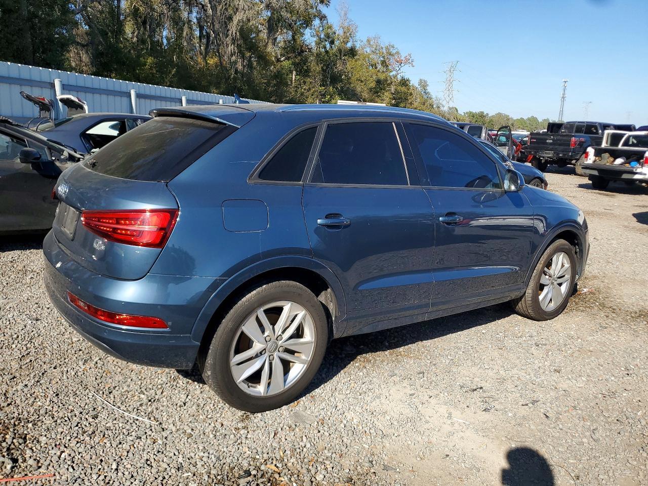 2017 AUDI Q3 quattro Premium