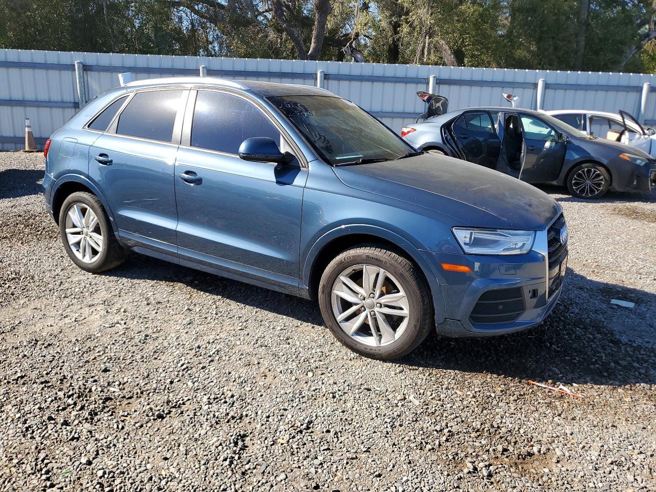 2017 AUDI Q3 quattro Premium
