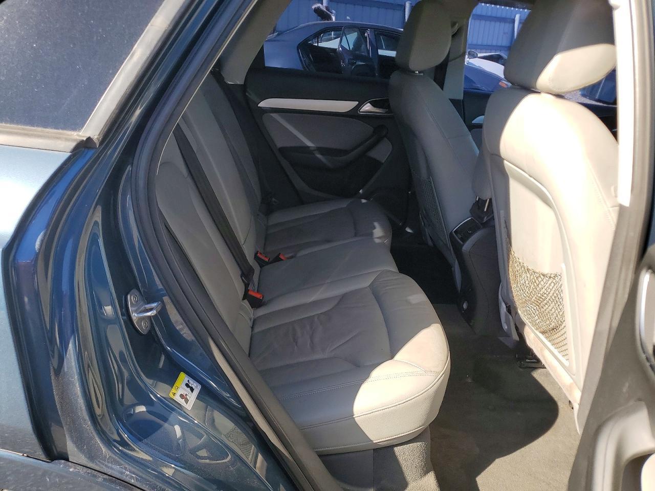 2017 AUDI Q3 quattro Premium