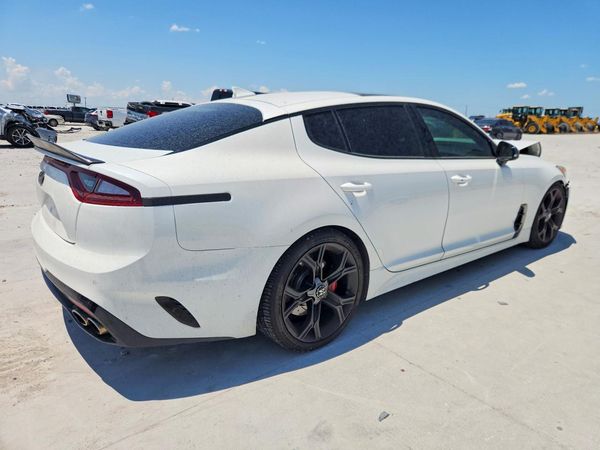 2019 KIA STINGER GT2