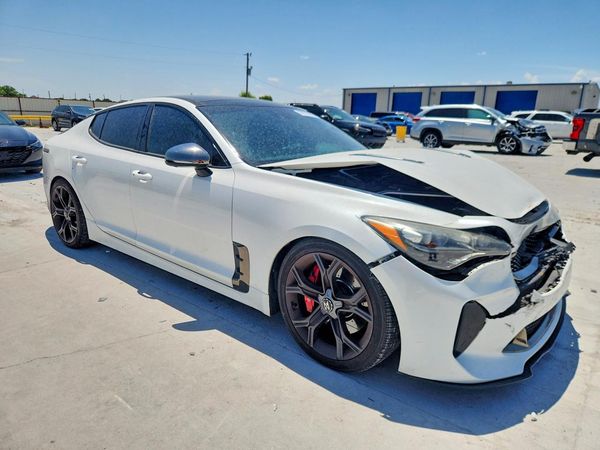 2019 KIA STINGER GT2