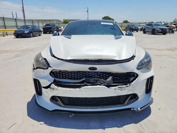 2019 KIA STINGER GT2