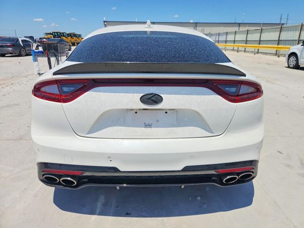 2019 KIA STINGER GT2