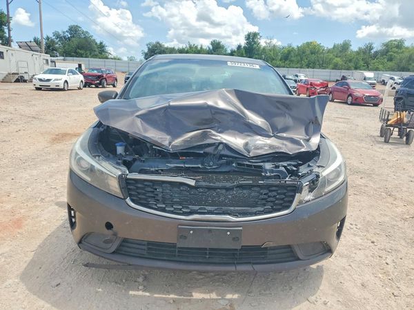 2017 KIA FORTE LX Base