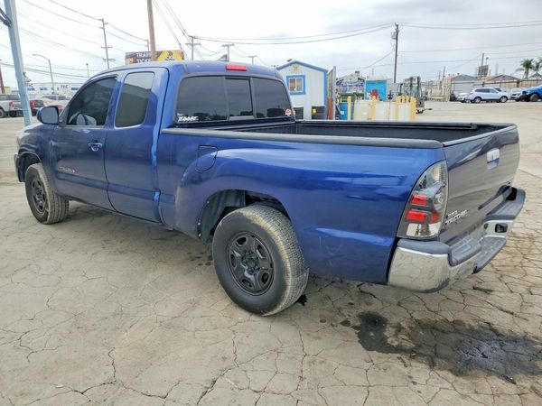 2015 TOYOTA TACOMA Delux Grade