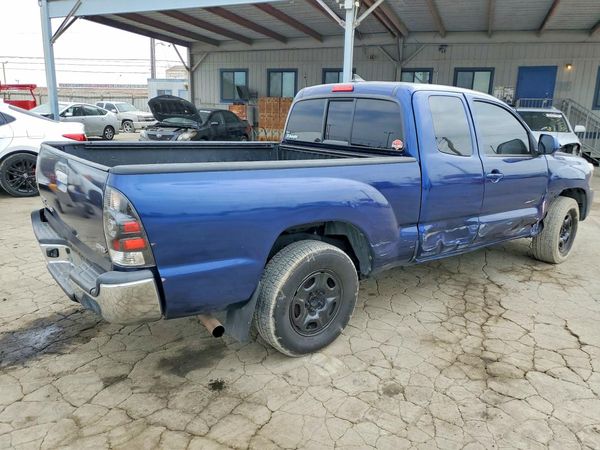 2015 TOYOTA TACOMA Delux Grade