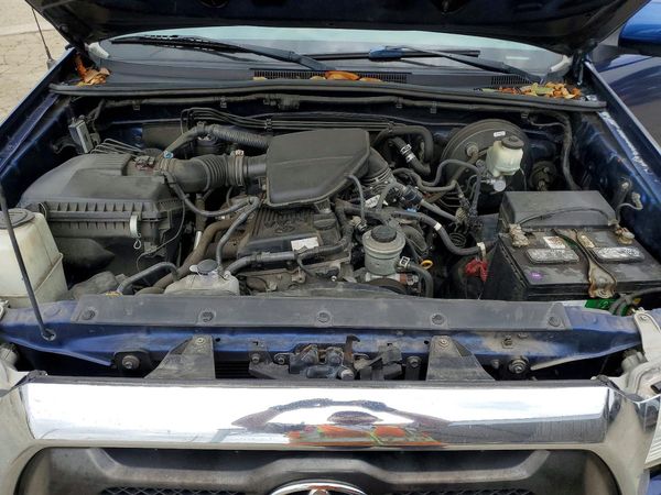 2015 TOYOTA TACOMA Delux Grade