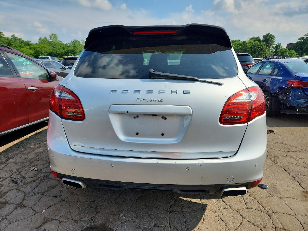 2012 PORSCHE CAYENNE