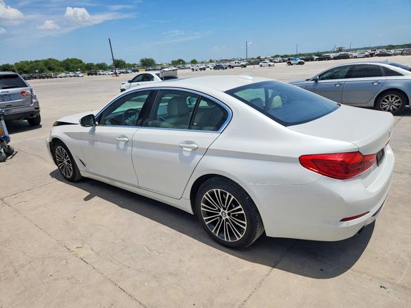 2019 BMW 530