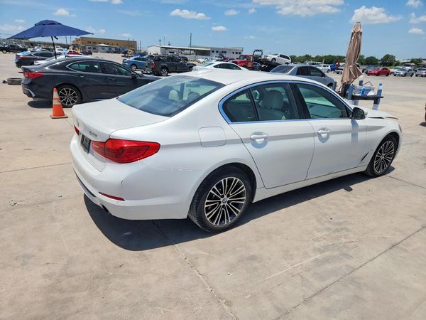 2019 BMW 530