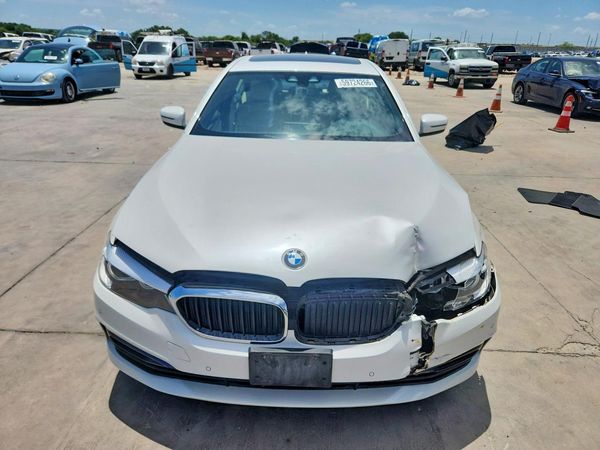 2019 BMW 530