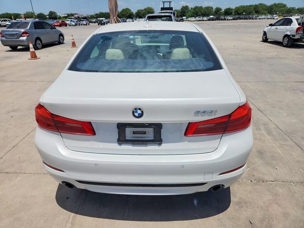 2019 BMW 530
