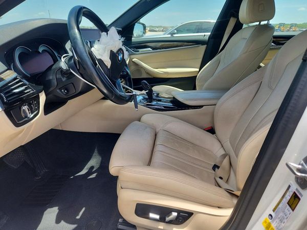 2019 BMW 530