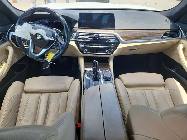 2019 BMW 530