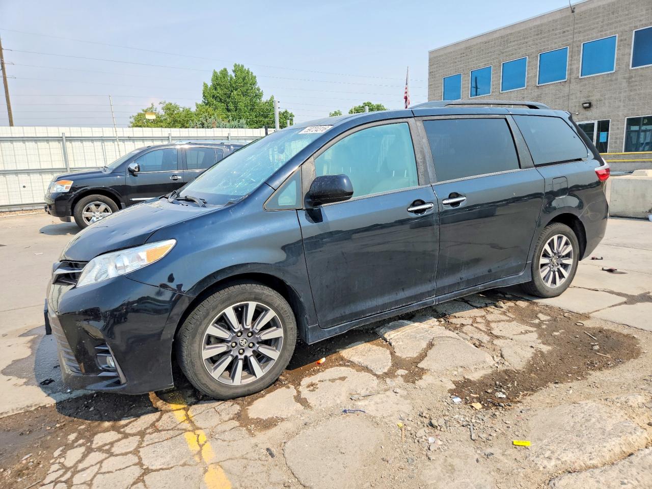 2018 TOYOTA SIENNA