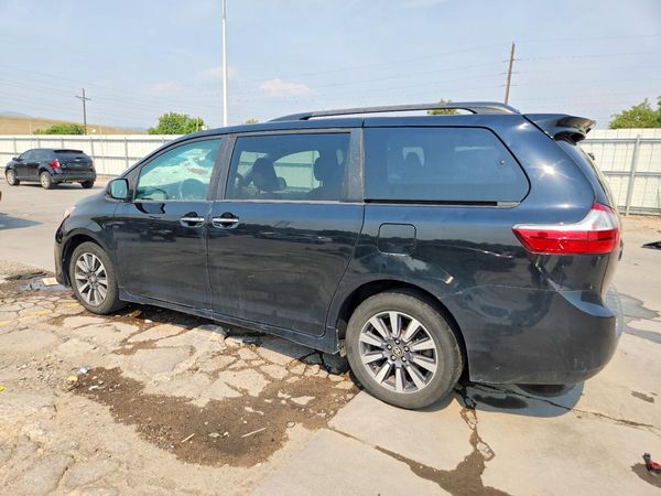 2018 TOYOTA SIENNA