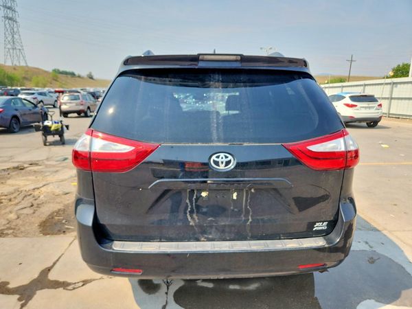 2018 TOYOTA SIENNA