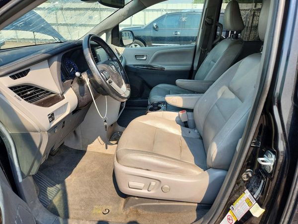 2018 TOYOTA SIENNA