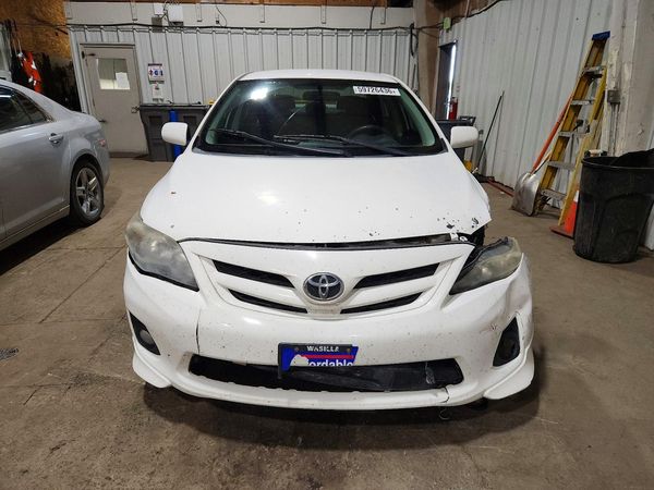 2013 TOYOTA COROLLA