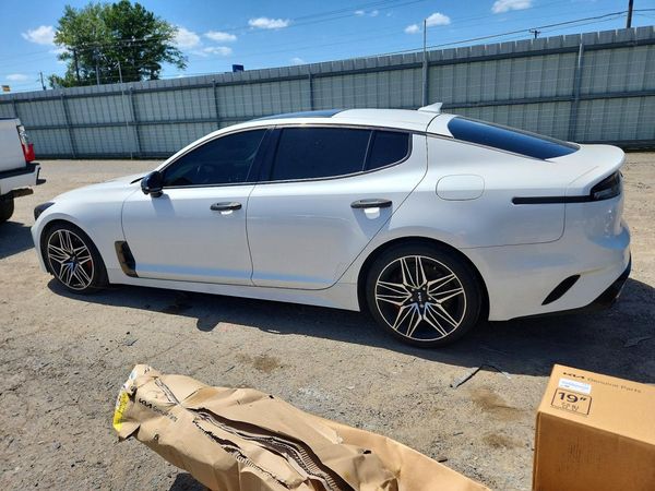 2023 KIA STINGER