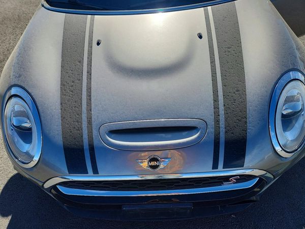2018 MINI COOPER — Engine bay