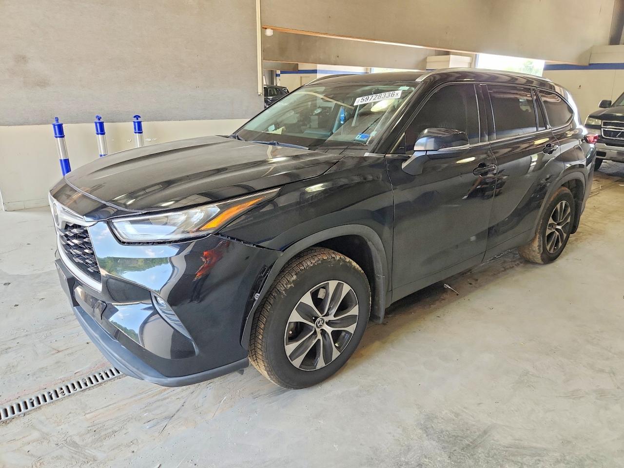 2020 TOYOTA HIGHLANDER XLE
