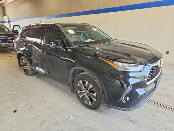 2020 TOYOTA HIGHLANDER XLE