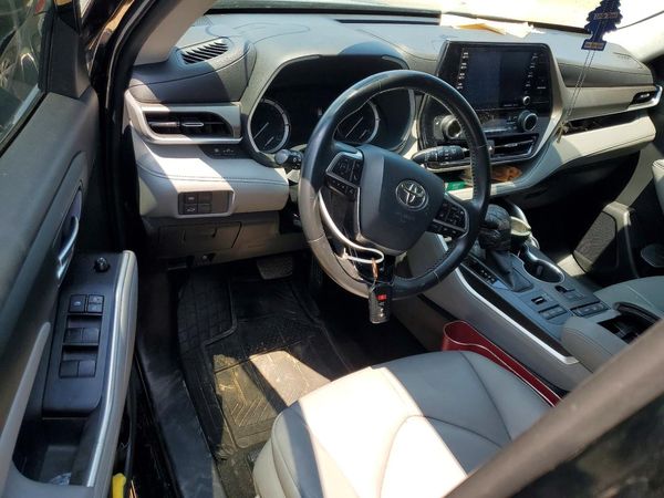 2020 TOYOTA HIGHLANDER XLE