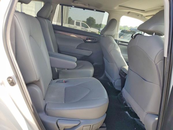 2020 TOYOTA HIGHLANDER Limited